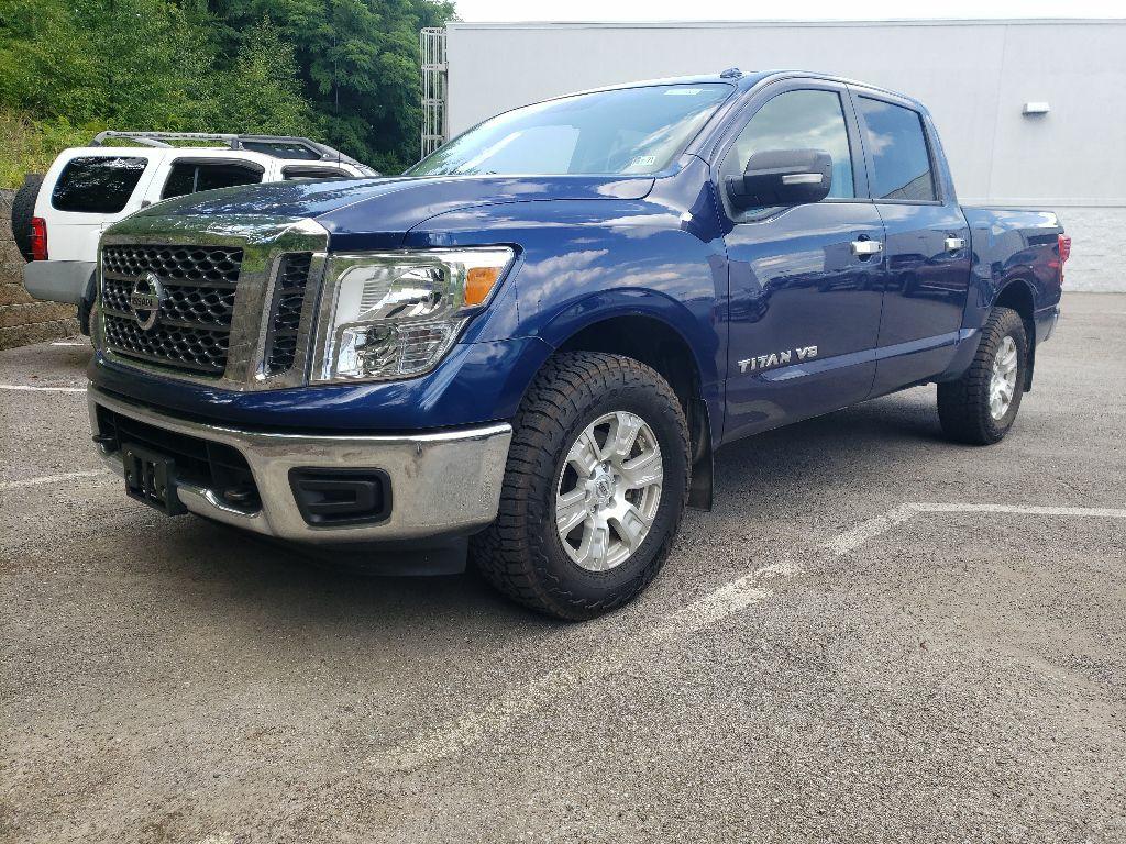 Pre-Owned 2018 Nissan Titan SV 4WD 4×4 Crew Cab